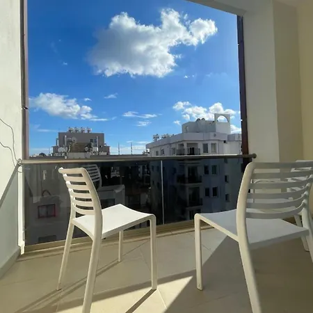 2-bedroom In Center Of Famagusta 아파트 *